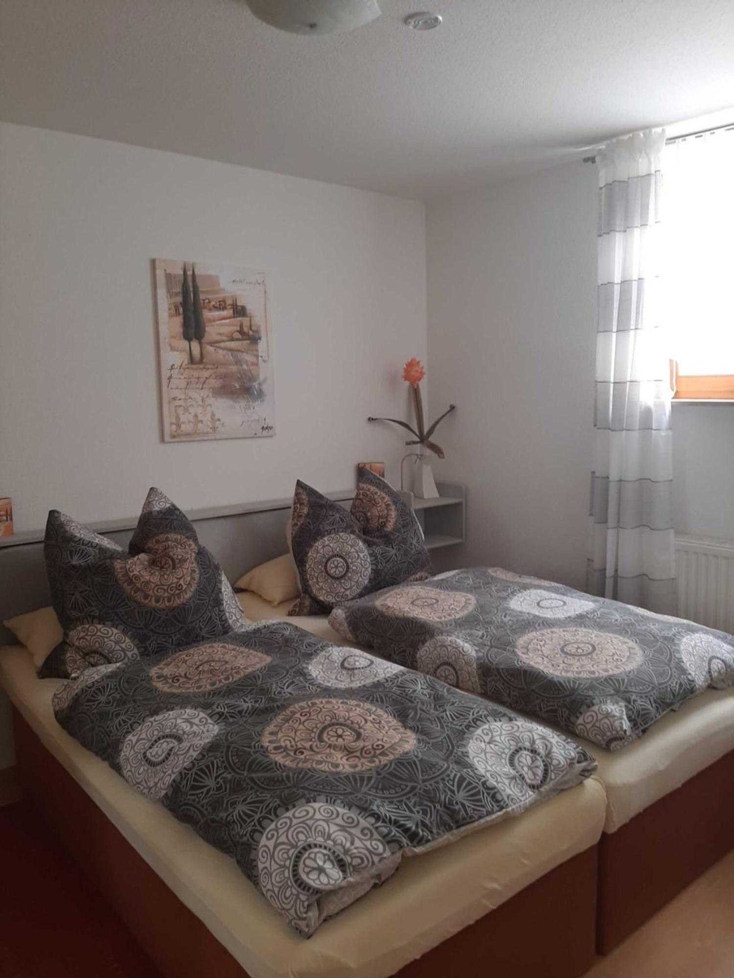 Ferienwohnung Am Suedhang Эттенхайм Экстерьер фото
